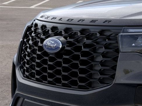 Used 2026 Ford Explorer ST-Line w/ ST-Line Street Pack AWD/4WD image 17