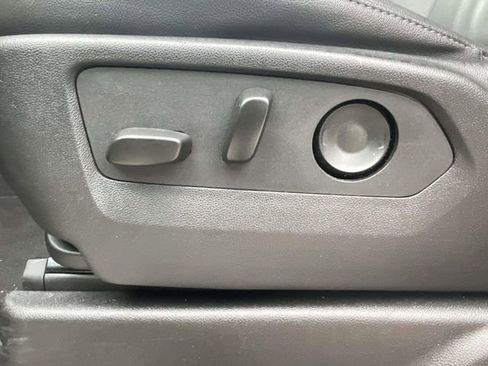 Used 2024 Chevrolet Tahoe LT image 17