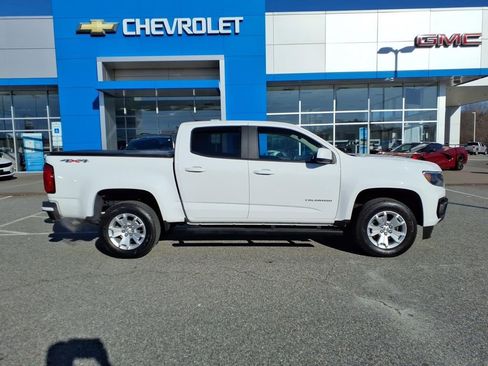 Used 2022 Chevrolet Colorado LT w/ LT Convenience Package image 2