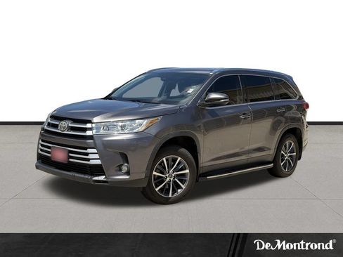 Used 2019 Toyota Highlander XLE FWD image 1