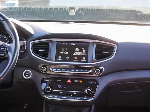 Used 2019 Hyundai Ioniq Electric image 18