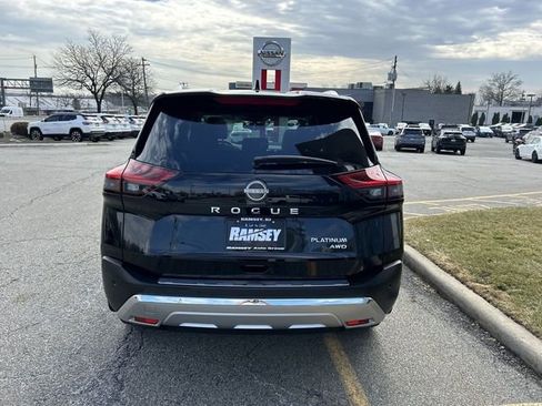 Used 2023 Nissan Rogue Platinum image 7