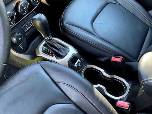 Used 2017 Jeep Renegade Limited image 15