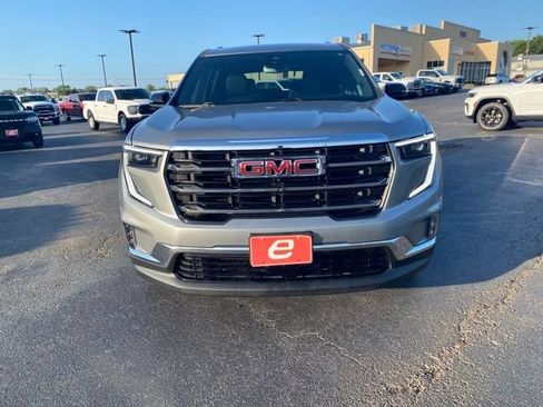 Used 2024 GMC Acadia Elevation w/ Luxury Package FWD image 2
