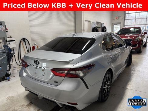 Used 2024 Toyota Camry SE image 7