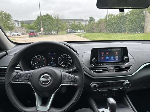 Used 2021 Nissan Altima 2.5 S w/ Driver Assist Package image 18