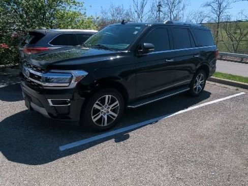 Used 2022 Ford Expedition Limited image 9