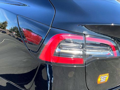 Used 2018 Tesla Model 3 Mid Range image 26