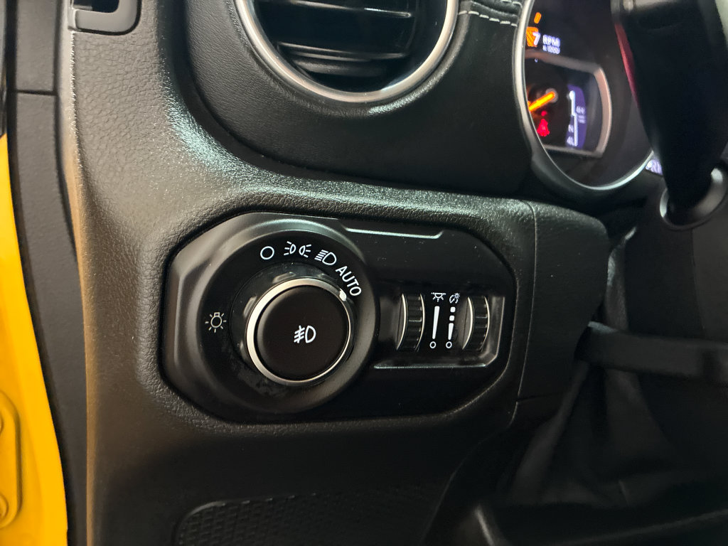 Used 2018 Jeep Wrangler Unlimited Sahara w/ Quick Order Package 24M Moab AWD/4WD image 26