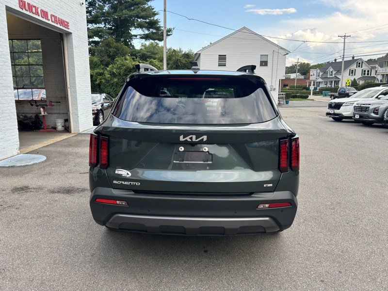 Used 2023 Kia Sorento S w/ Panoramic Sunroof Package AWD/4WD image 6