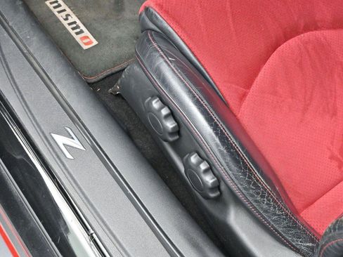 Used 2017 Nissan 370Z NISMO image 13