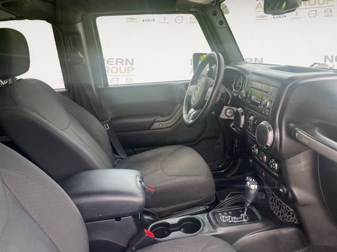 Used 2018 Jeep Wrangler Unlimited Sport S AWD/4WD image 15