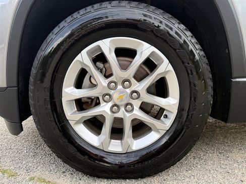 Used 2020 Chevrolet Traverse LS AWD/4WD image 32