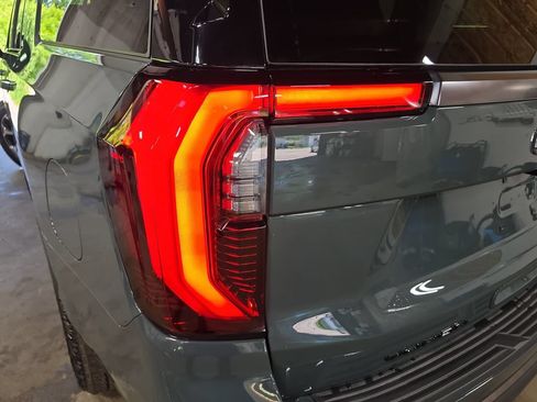 New 2026 GMC Yukon XL AT4 Ultimate AWD/4WD image 39