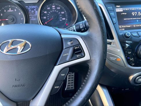 Used 2013 Hyundai Veloster w/ Style Pkg image 23