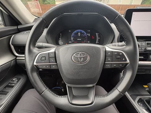 Used 2025 Toyota Grand Highlander AWD image 19