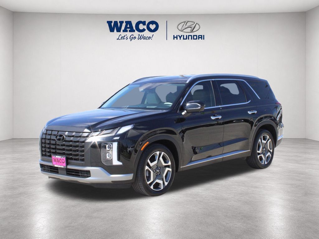 Used 2023 Hyundai Palisade Calligraphy w/ Winter Package FWD image 3