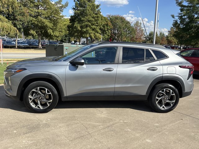 Used 2024 Chevrolet Trax LT w/ Driver Confidence Package FWD image 10