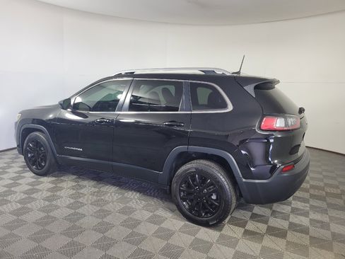 Used 2019 Jeep Cherokee Latitude w/ Popular Appearance Group FWD image 3