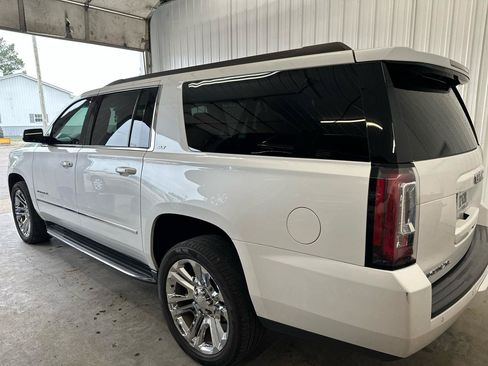 Used 2018 GMC Yukon XL SLT w/ Premium Edition RWD image 2