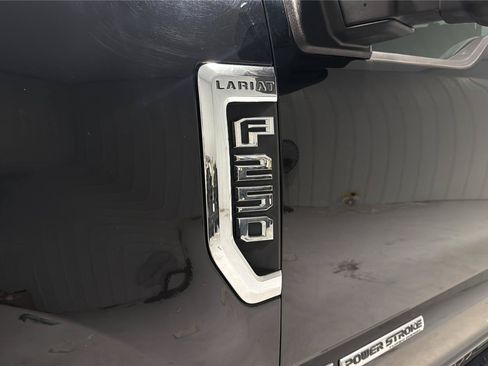 Certified 2017 Ford F250 Lariat w/ Lariat Ultimate Package AWD/4WD image 39