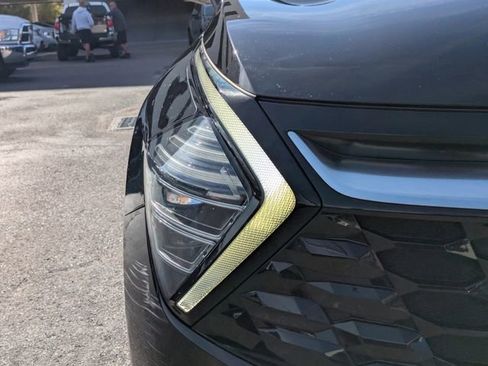 Used 2023 Kia Sportage SX image 8