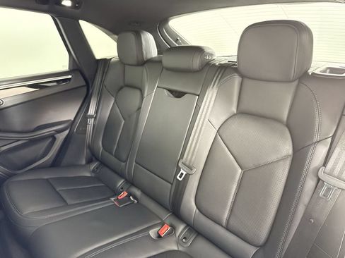 Certified 2020 Porsche Macan AWD/4WD image 21