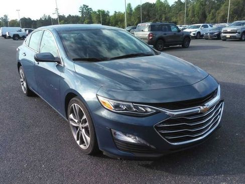 Used 2024 Chevrolet Malibu LT image 2