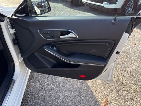 Used 2014 Mercedes-Benz CLA 250 image 20