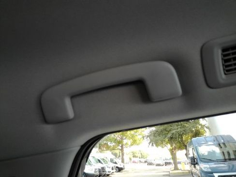 Used 2022 Nissan Pathfinder SV FWD image 29
