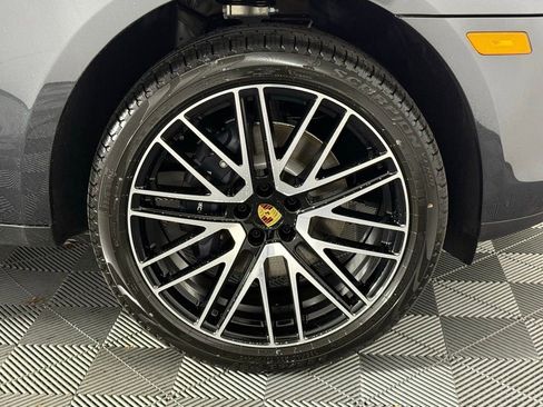 Certified 2026 Porsche Macan AWD/4WD image 14
