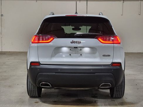 Used 2019 Jeep Cherokee Latitude Plus w/ Comfort/Convenience Group image 10