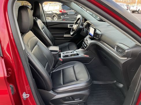 Used 2023 Ford Explorer XLT w/ Equipment Group 202A image 37