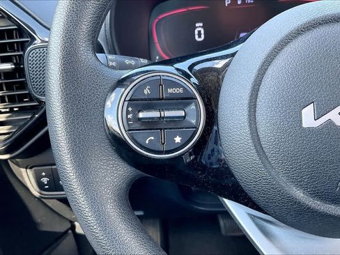 Used 2024 Kia Soul S FWD image 22