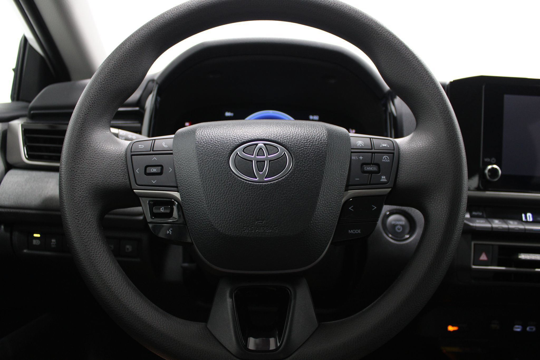Used 2025 Toyota Camry LE FWD image 29