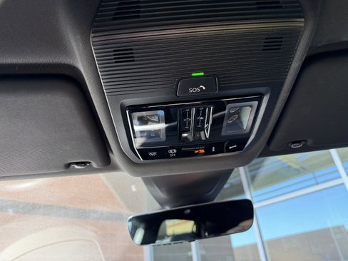 Used 2024 Volkswagen Atlas Cross Sport SEL R-Line image 27