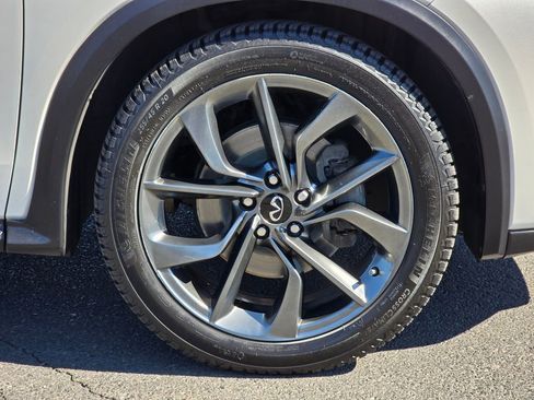 Used 2020 INFINITI QX50 Sensory image 9