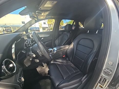 Used 2019 Mercedes-Benz GLC 350e 4MATIC image 27