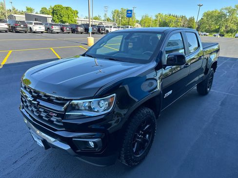 Used 2022 Chevrolet Colorado Z71 w/ Z71 Midnight Edition AWD/4WD image 12