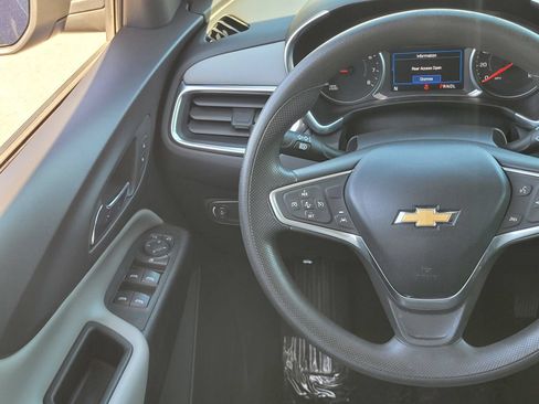 Used 2022 Chevrolet Equinox LT FWD image 12