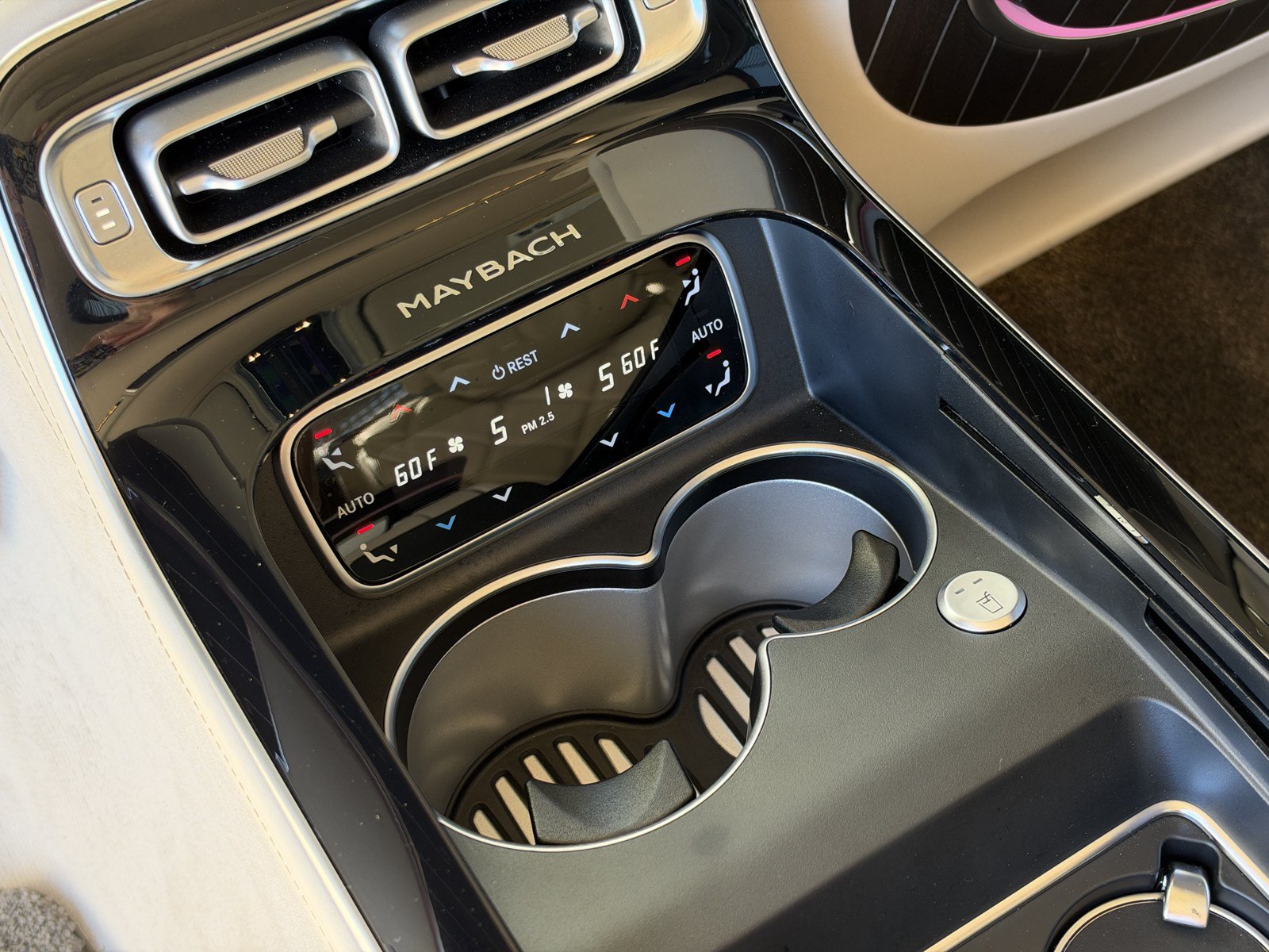 Used 2023 Mercedes-Benz Maybach S 580 4MATIC image 40
