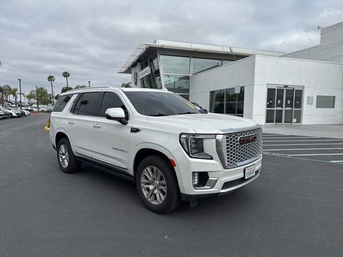 Used 2021 GMC Yukon Denali w/ LPO, Illumination Package AWD/4WD image 2