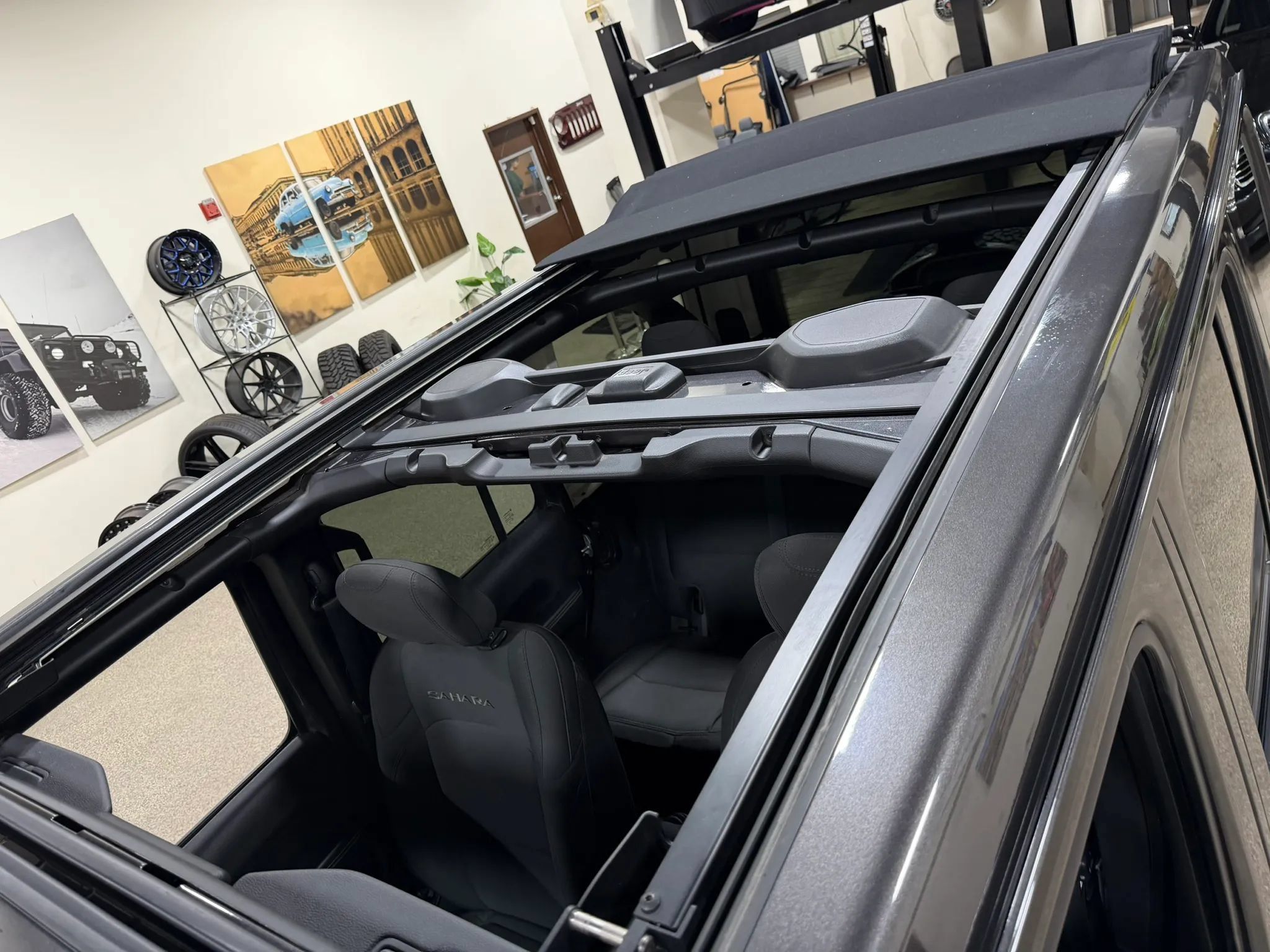 Used 2020 Jeep Wrangler Unlimited Sahara w/ Uconnect 4C Nav & Sound Group AWD/4WD image 56