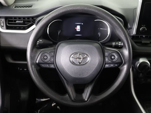 Used 2025 Toyota RAV4 LE AWD/4WD image 33