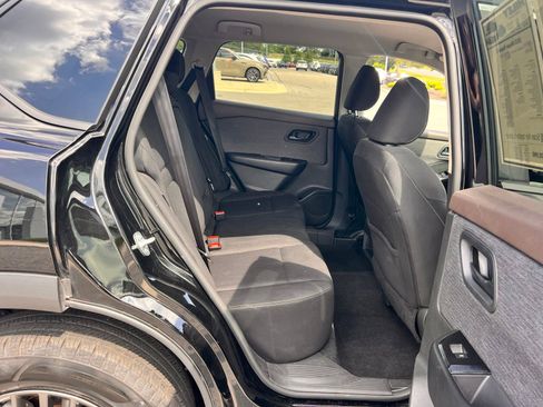 Used 2023 Nissan Rogue S FWD image 29