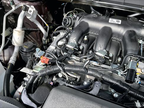 New 2026 Nissan Pathfinder SV image 17