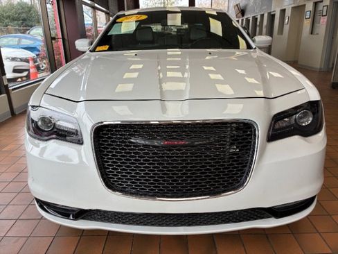 Used 2021 Chrysler 300 S image 5
