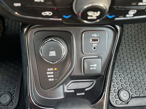 Used 2020 Jeep Compass Latitude image 16