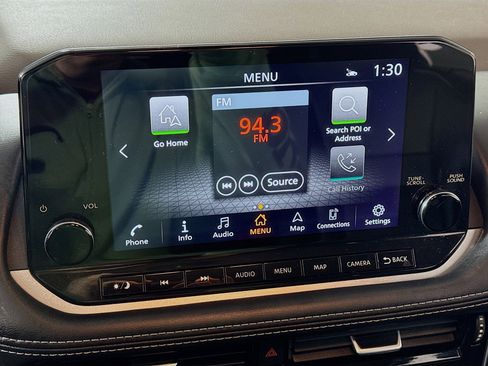 Used 2023 Nissan Rogue SL w/ SL Premium Package image 18