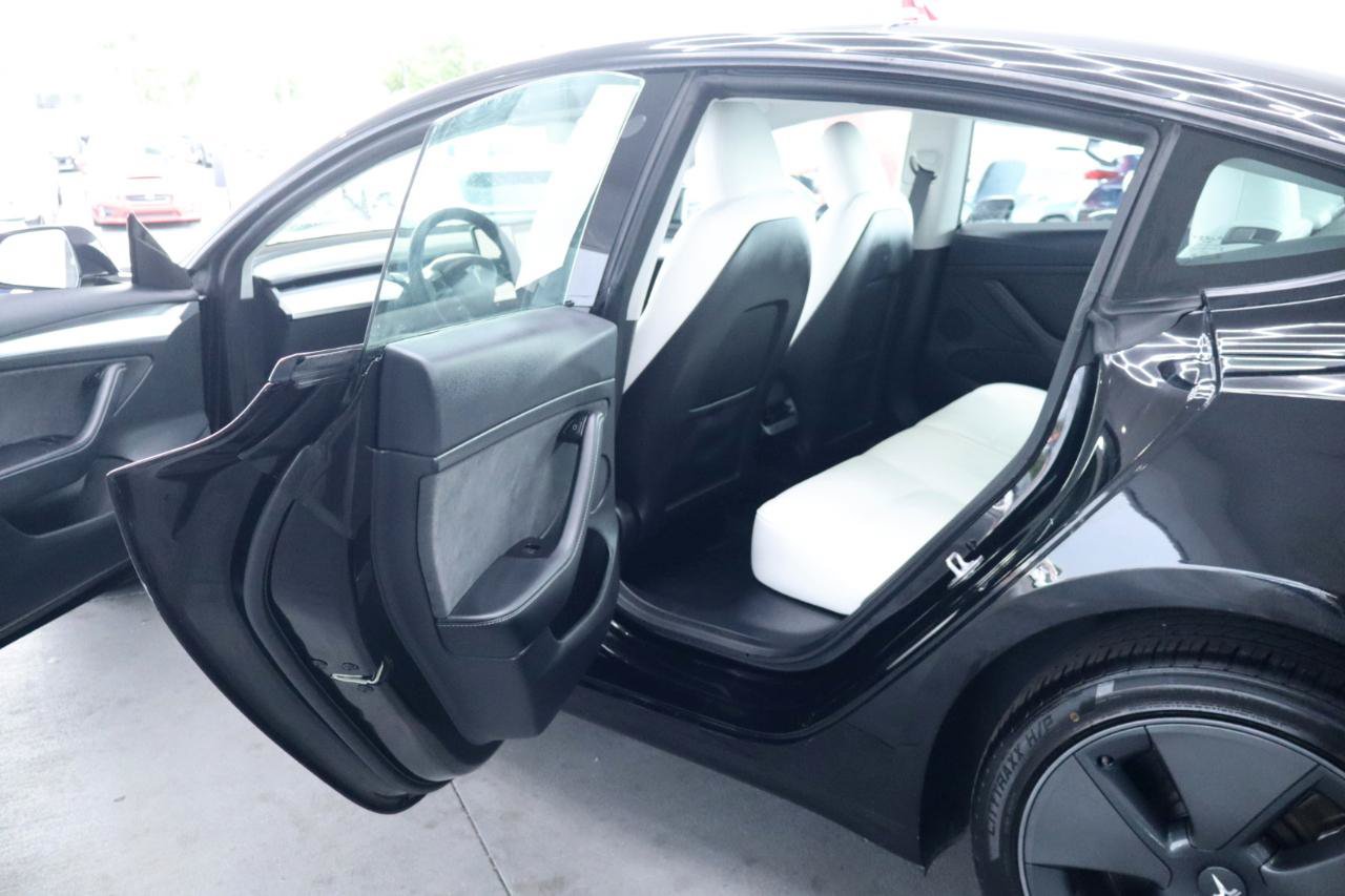 Used 2023 Tesla Model 3 Standard Range RWD image 29